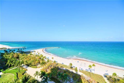 Condo in Bal Harbour, Florida, 2 bedrooms  № 1868762 - photo 2