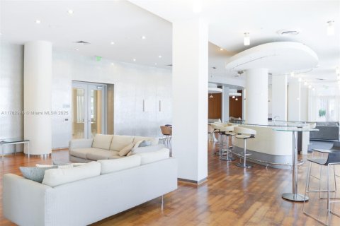 Condo in Bal Harbour, Florida, 2 bedrooms  № 1868762 - photo 29