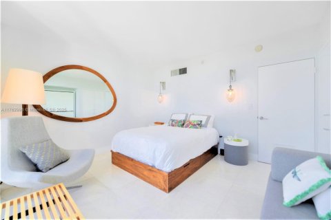 Condo in Bal Harbour, Florida, 2 bedrooms  № 1868762 - photo 20