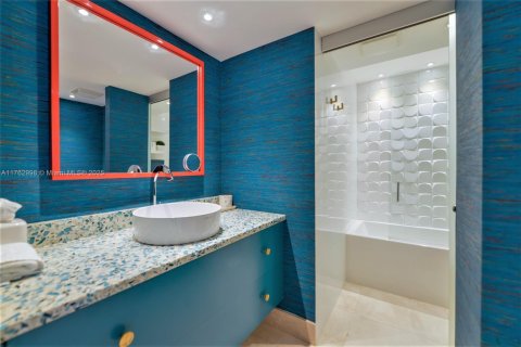 Condo in Bal Harbour, Florida, 2 bedrooms  № 1868762 - photo 14