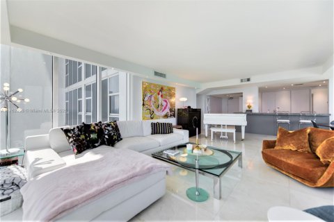 Condo in Bal Harbour, Florida, 2 bedrooms  № 1868762 - photo 8