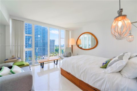 Condo in Bal Harbour, Florida, 2 bedrooms  № 1868762 - photo 17