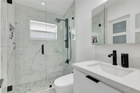 Casa en venta en Fort Lauderdale, Florida, 3 dormitorios № 2011528 - foto 24