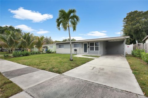 Casa en venta en Fort Lauderdale, Florida, 3 dormitorios № 2011528 - foto 15