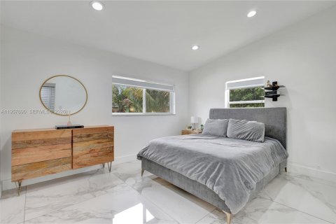 Casa en venta en Fort Lauderdale, Florida, 3 dormitorios № 2011528 - foto 25