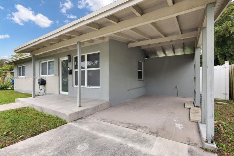 Casa en venta en Fort Lauderdale, Florida, 3 dormitorios № 2011528 - foto 29