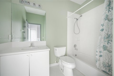 Townhouse in Homestead, Florida 3 bedrooms, 145.3 sq.m. № 2038148 - photo 26