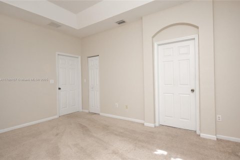 Townhouse in Homestead, Florida 3 bedrooms, 145.3 sq.m. № 2038148 - photo 19