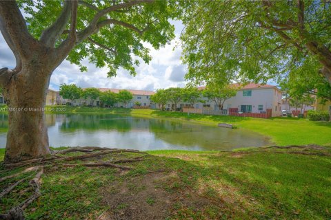 Townhouse in Homestead, Florida 3 bedrooms, 145.3 sq.m. № 2038148 - photo 6