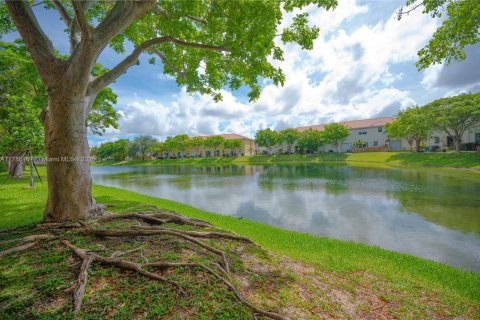 Townhouse in Homestead, Florida 3 bedrooms, 145.3 sq.m. № 2038148 - photo 7