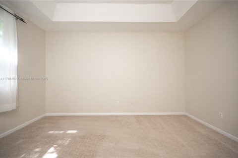 Townhouse in Homestead, Florida 3 bedrooms, 145.3 sq.m. № 2038148 - photo 18