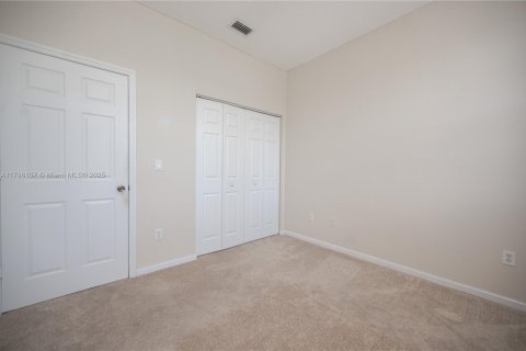 Townhouse in Homestead, Florida 3 bedrooms, 145.3 sq.m. № 2038148 - photo 30