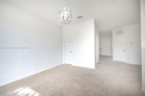 Townhouse in Homestead, Florida 3 bedrooms, 145.3 sq.m. № 2038148 - photo 15