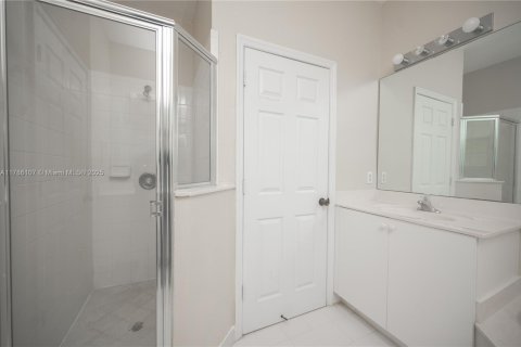 Townhouse in Homestead, Florida 3 bedrooms, 145.3 sq.m. № 2038148 - photo 21