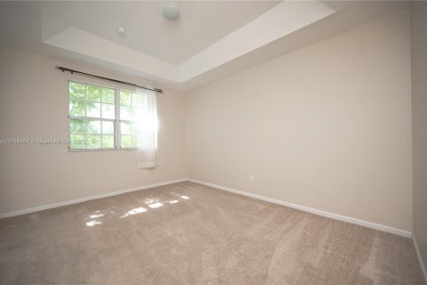 Townhouse in Homestead, Florida 3 bedrooms, 145.3 sq.m. № 2038148 - photo 16