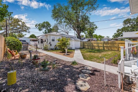 House in Saint Petersburg, Florida 3 bedrooms, 89 sq.m. № 1666428 - photo 24