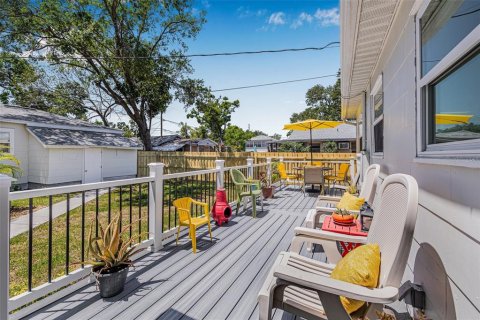 House in Saint Petersburg, Florida 3 bedrooms, 89 sq.m. № 1666428 - photo 20