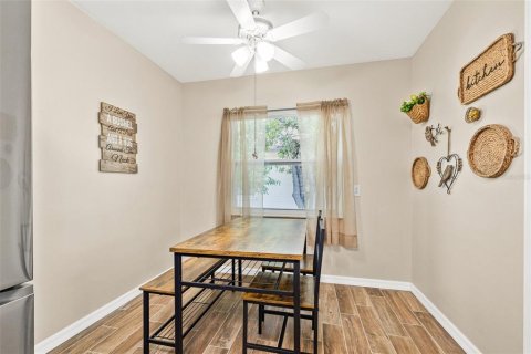 House in Saint Petersburg, Florida 3 bedrooms, 89 sq.m. № 1666428 - photo 14