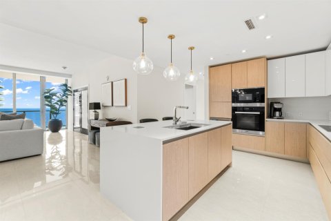 Condo in Riviera Beach, Florida, 3 bedrooms  № 2158297 - photo 3