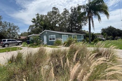 House in Tampa, Florida 3 bedrooms, 222.69 sq.m. № 1829573 - photo 4