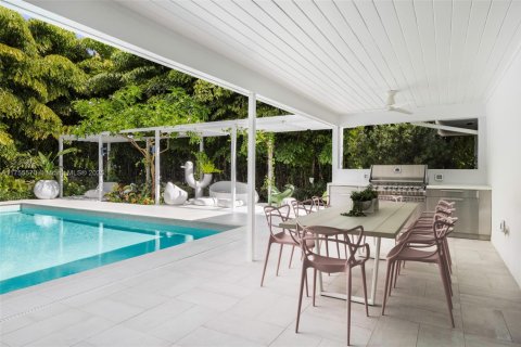 House in Miami Shores, Florida 4 bedrooms, 327.85 sq.m. № 1861395 - photo 30