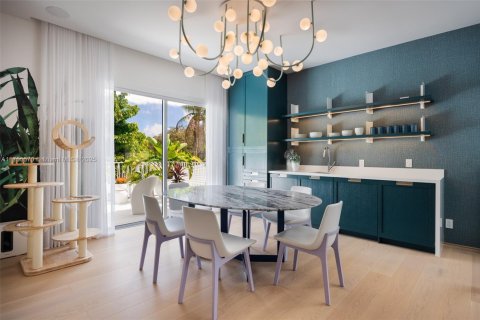 House in Miami Shores, Florida 4 bedrooms, 327.85 sq.m. № 1861395 - photo 26