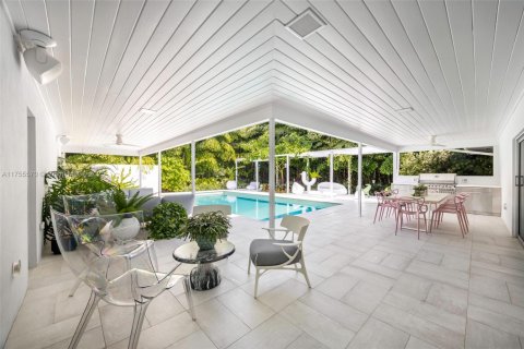 House in Miami Shores, Florida 4 bedrooms, 327.85 sq.m. № 1861395 - photo 29