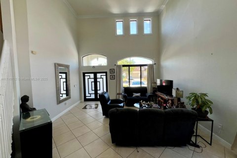 House in Cutler Bay, Florida 4 bedrooms, 239.78 sq.m. № 1949146 - photo 12