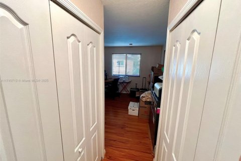 House in Cutler Bay, Florida 4 bedrooms, 239.78 sq.m. № 1949146 - photo 28