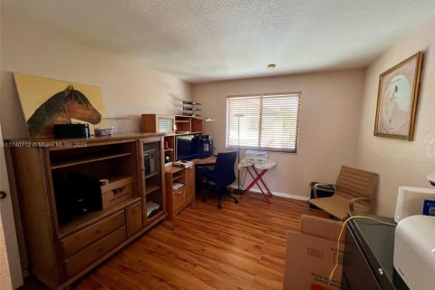 House in Cutler Bay, Florida 4 bedrooms, 239.78 sq.m. № 1949146 - photo 27
