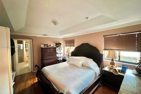 House in Cutler Bay, Florida 4 bedrooms, 239.78 sq.m. № 1949146 - photo 20