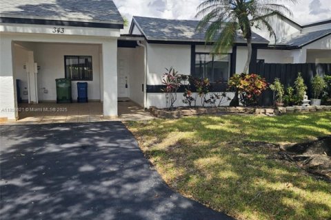 Adosado en venta en Weston, Florida, 3 dormitorios, 139.35 m2 № 1887841 - foto 1