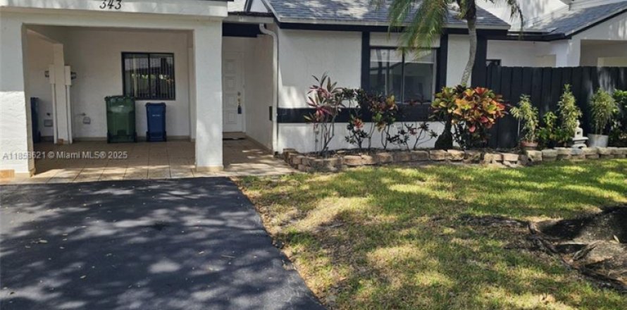 Adosado en Weston, Florida 3 dormitorios, 139.35 m2 № 1887841