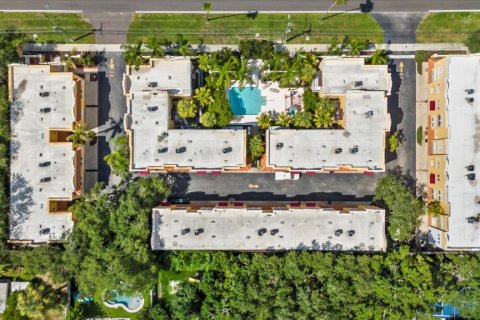 Touwnhouse à vendre à Tampa, Floride: 2 chambres, 134.06 m2 № 1905677 - photo 28