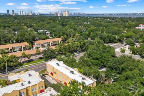 Touwnhouse à vendre à Tampa, Floride: 2 chambres, 134.06 m2 № 1905677 - photo 29