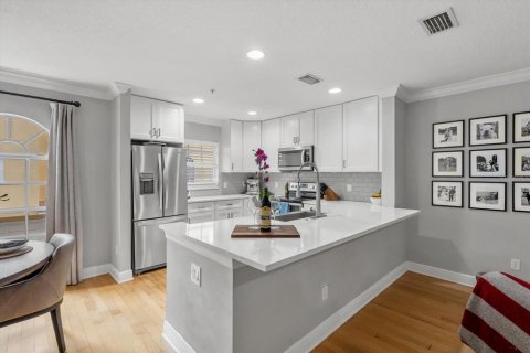 Touwnhouse à vendre à Tampa, Floride: 2 chambres, 134.06 m2 № 1905677 - photo 9