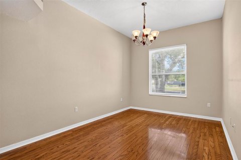 Townhouse in New Port Richey, Florida 3 bedrooms, 187.11 sq.m. № 2393960 - photo 23