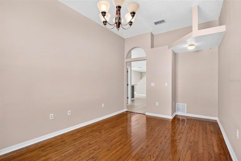 Townhouse in New Port Richey, Florida 3 bedrooms, 187.11 sq.m. № 2393960 - photo 24