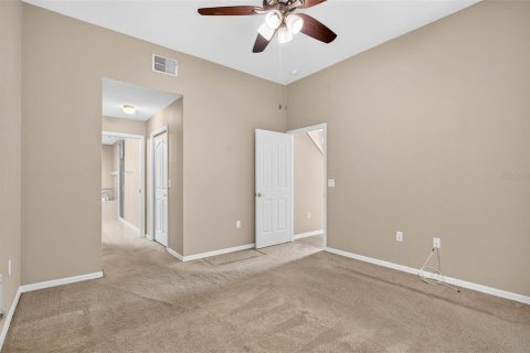 Townhouse in New Port Richey, Florida 3 bedrooms, 187.11 sq.m. № 2393960 - photo 28