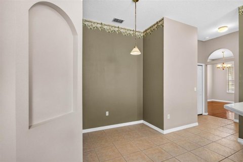 Townhouse in New Port Richey, Florida 3 bedrooms, 187.11 sq.m. № 2393960 - photo 14