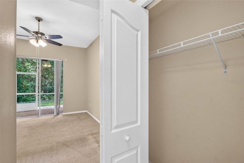 Townhouse in New Port Richey, Florida 3 bedrooms, 187.11 sq.m. № 2393960 - photo 29