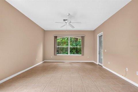 Townhouse in New Port Richey, Florida 3 bedrooms, 187.11 sq.m. № 2393960 - photo 9