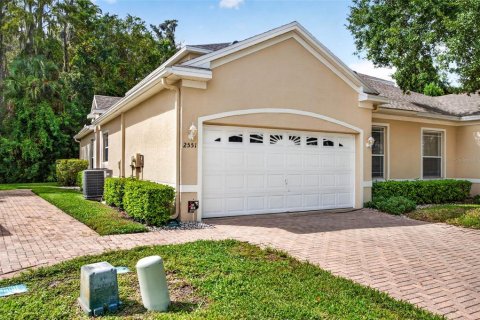 Townhouse in New Port Richey, Florida 3 bedrooms, 187.11 sq.m. № 2393960 - photo 3