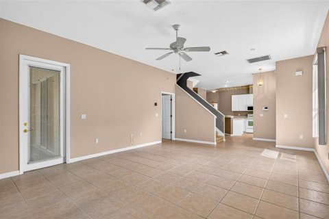 Townhouse in New Port Richey, Florida 3 bedrooms, 187.11 sq.m. № 2393960 - photo 11