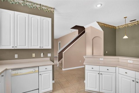 Townhouse in New Port Richey, Florida 3 bedrooms, 187.11 sq.m. № 2393960 - photo 22