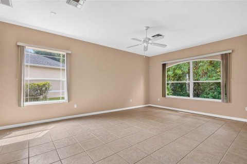 Townhouse in New Port Richey, Florida 3 bedrooms, 187.11 sq.m. № 2393960 - photo 10