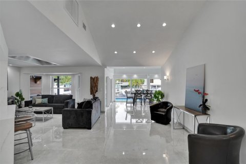 Villa ou maison à vendre à Pompano Beach, Floride: 4 chambres, 208.84 m2 № 2084382 - photo 4
