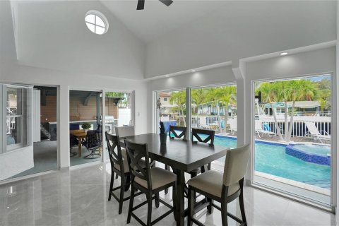 Villa ou maison à vendre à Pompano Beach, Floride: 4 chambres, 208.84 m2 № 2084382 - photo 10