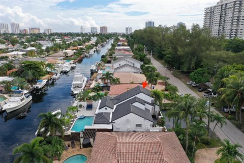 Villa ou maison à vendre à Pompano Beach, Floride: 4 chambres, 208.84 m2 № 2084382 - photo 24