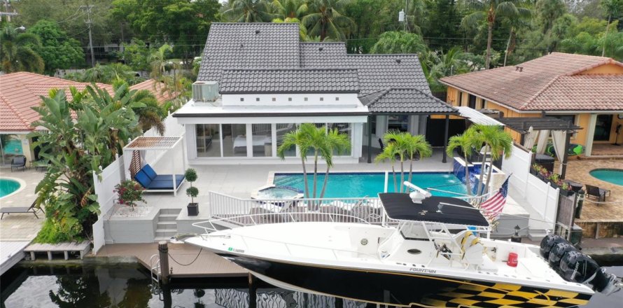 Villa ou maison à Pompano Beach, Floride 4 chambres, 208.84 m2 № 2084382
